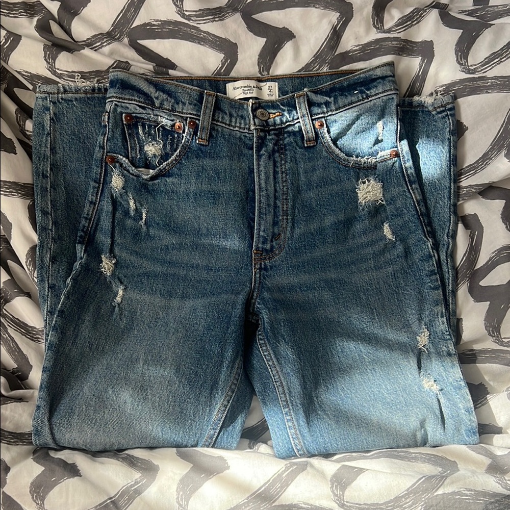 Men's Distressed Blue Jeans